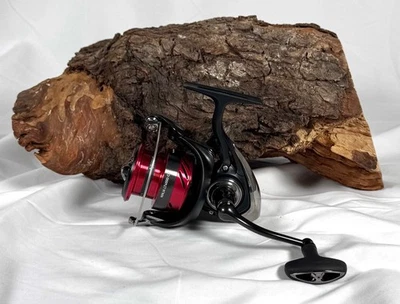 Daiwa 23 Ninja LT 4000-CP Spinnrolle Hechtrolle Allroundrolle Angelrolle Rolle - Bild 1 von 3