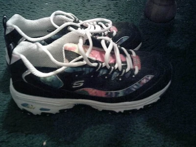 SKECHERS D'LITES 女士鞋。 尺寸:10W 黑色宽版记忆鞋带 — 第 1/4 张图片