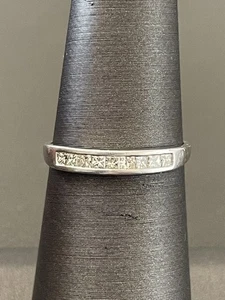 Alianza de boda de platino de diamantes de 0,25 quilates. Talla 5,75 (K11) - Imagen 1 de 9