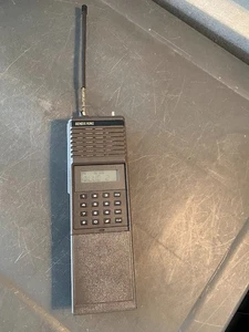 Radio bidireccional Bendix King EPU4992M UHF 450-512 MHz 210 canales 4 vatios perilla faltante - Imagen 1 de 5