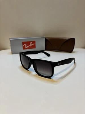 Ray-Ban Justin Classic Occhiali da Sole Uomo - Grigio Sfumata, 54x16mm (RB4165) - Image 1 of 4