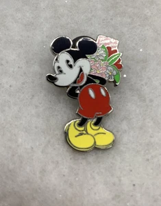 Disney Pin~2020~Mickey Mouse~Love Gift Present~Valentine's Day flowers~Pre-owned - Picture 1 of 7