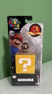Jakks Pacific Super Mario Bros Película Goomba 1.25 in Mini Figura Bloque de Preguntas - Imagen 1 de 5