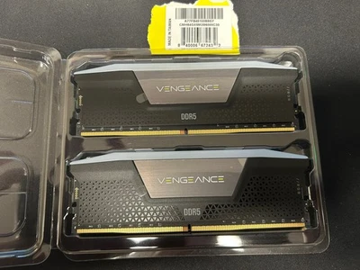 VENGEANCE® RGB 64GB (2x32GB) DDR5 DRAM 6000MT/s CL30 Memory Kit — Black - Bild 1 von 3