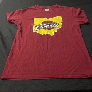 Women’s Cleveland Cavaliers NBA Lebron James #23 T Shirt Size Small! - Picture 1 of 4