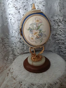 Beautifully Decorated Vintage Ostrich Egg Diorama, Ornate Stand signed GG Mallan - Picture 1 of 13