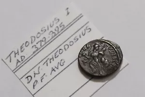 🧭 🇮🇹 ROMAN THEODOSIUS I 380AD Ae4 VICTORY WALIKNG 1.5Gr B78 #Z6604 - Picture 1 of 3
