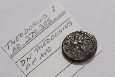 🧭 🇮🇹 ROMAN THEODOSIUS I 380AD Ae4 VICTORY WALIKNG 1.5Gr B78 #Z6604 - Image 1 of 3