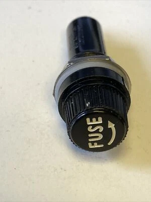 110x SICHERUNGSSTECKDOSE; ZH5; 5255; FI 6,3X32MM; PRO PANEL; 10A; 250V AC - Image 1 of 4