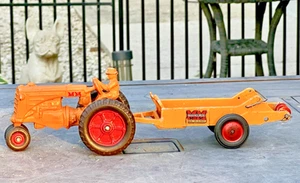 VINTAGE MM MINNEAPOLIS MOLINE YELLOW FARM TRACTOR w/ DRIVER & MANURE SPREADER - Bild 1 von 14