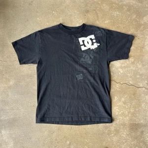 VINTAGE DC Shoes Shirt Mens M Black Skate Skateboarding Y2K Grunge Emo Punk Tee - Picture 1 of 4