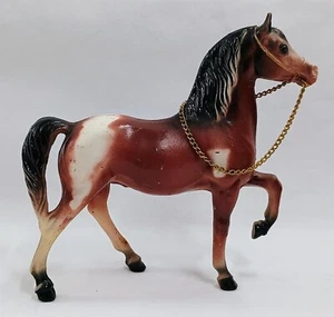 Estatuilla de caballo de juguete modelo de plástico vintage hecha en Hong Kong - Imagen 1 de 6