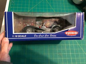Kyosho 7020G Caterham Super 7 Green - New in Box - Picture 1 of 3