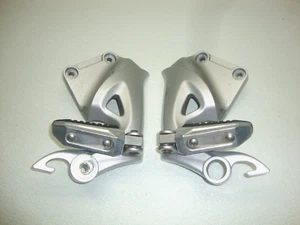 08-20 SUZUKI HAYABUSA REAR PASSENGER PEGS LEFT RIGHT OEM 2008-2020 2011 2012 - Picture 1 of 6