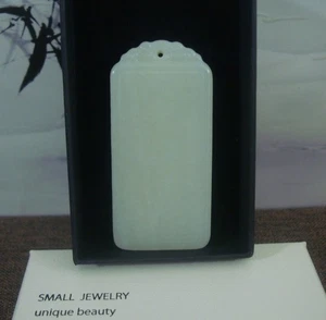 Antico ciondolo cinese in giada nefrite naturale intagliata a mano e confezione regalo - Foto 1 di 6