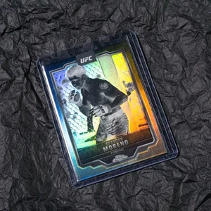 2025 TOPPS CHROME UFC - NEGATIVE REFRACTOR - BRANDON MORENO - Bild 1 von 2