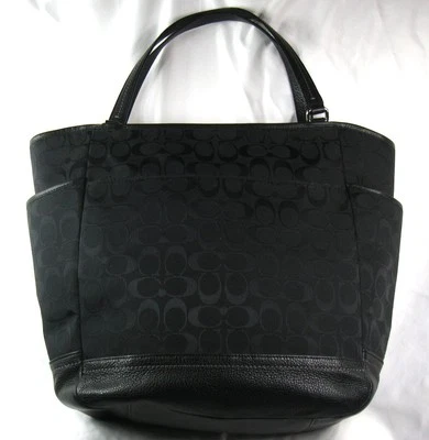 Bolso de Mano Coach Signature Negro Lona con Borde de Cuero Negro Logo Grande F23295 Foto 1 de 4