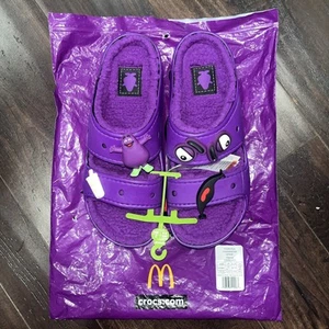 NEU Crocs x McDonald’s Grimace Cozzzy Sandale Größe M9/W11 & Tasche - Bild 1 von 5
