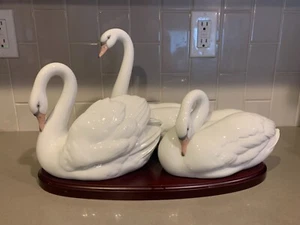 Vintage LLADRO "Elegant Trio" Swans Model 6591 1998 ISSUE GORGEOUS & RARE!! - Picture 1 of 13