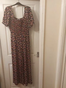 OASIS PRETTY FLORAL PRINT SHIRRED JUMPSUIT SIZE M/12 NEW/BNWT - Picture 1 of 5
