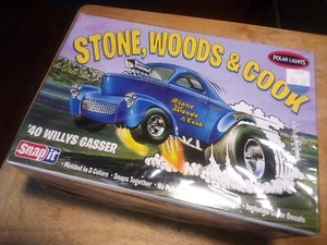 2012 Polar Lights STONE, WOOD & COOK 1940 WILLYS GASSER CAR MODEL 1:25 open box - Picture 1 of 8
