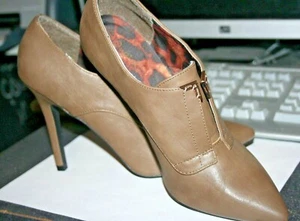 Ladies Size 10-4.5" Taupe Heels-Classic Look-New  - Picture 1 of 6