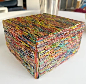Vintage Jewelry TRinket Box Made From Glass Beads. Felt lined 7.5 x 7.5 x 4.5 - Picture 1 of 6