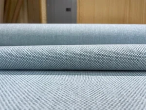 Tela de tapicería de lúpulo de poliéster azul claro de agua salada modo Maharam de 6,625 yardas - Imagen 1 de 12