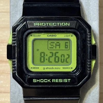 Reloj digital Casio G-Shock Mini GMN-550-1C cuadrado verde y negro para mujer GMN 550 Foto 1 de 4