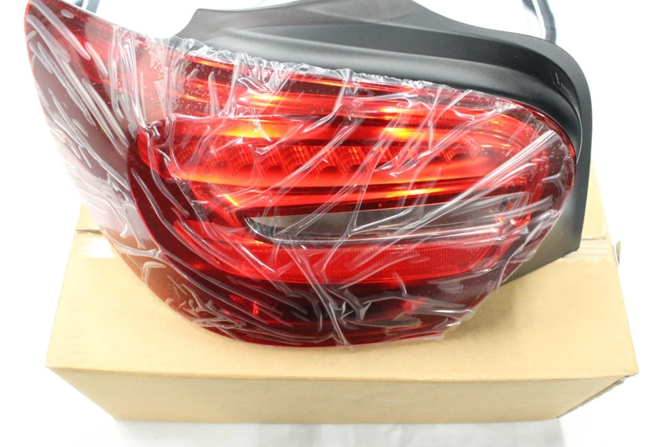 2017 MERCEDES a Class W176 Passenger Side Left Rear Light A1769064800 Ref6750