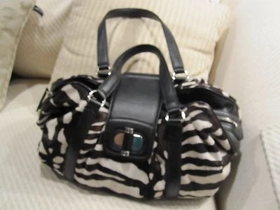 Bolso Talbots moderno negro/blanco roto con etiquetas pelo de becerro, cuero negro, 2 asas Foto 1 de 4