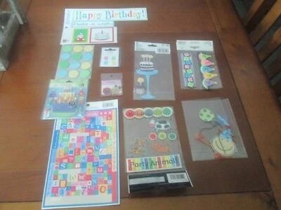 LIBRO DE RECORTES - CUMPLEAÑOS - PEGATINAS/BRADS - LOTE DE 10 - NUEVO Foto 1 de 4