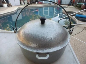 Vintage Club Aluminum Hammered Pot with Bale Handle Dutch Oven 10" Stockpot - Picture 1 of 8