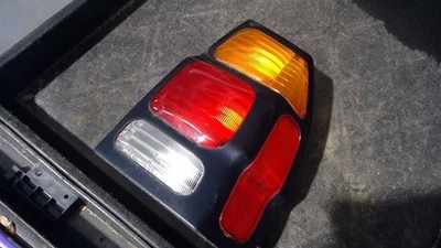 Luz trasera derecha pasajero compatible con 00-04 MONTERO SPORT 1326395 Foto 1 de 4