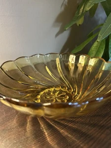 Vintage Hazelware Amber Atlas Large Swirl Bowl With Scalloped Edge - Picture 1 of 7
