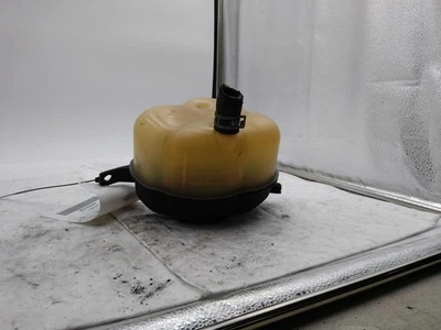 2014 Chevrolet Equinox Washer Fluid Reservoir OEM 2.4L White 138K Miles Foto 1 de 4