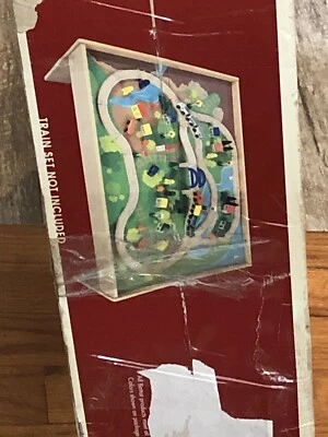 Деревянный железнодорожный стол Battat - Изображение 1 из 4