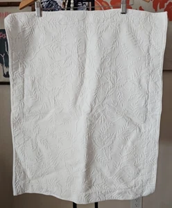 1 Piece Ralph Lauren Matelasse White Floral Quilted EURO Pillow Sham 22 x 28'' - Picture 1 of 8
