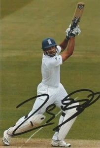 ENGLAND CRICKET: RAVI BOPARA SIGNED 6x4 TEST ACTION PHOTO+COA - Picture 1 of 1