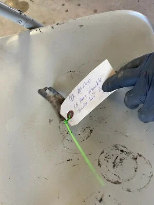 GEO METRO 1989-1994 **TRASERO** SOPORTE LÍNEA FRENO NUDILLO LADO CONDUCTOR IZQUIERDO Foto 1 de 4