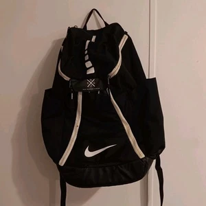 NIKE Elite Quad Zip System Backpack Sports Gym Bag Black White - Picture 1 of 13