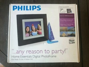 Philips Home Essentials Digital Photo Frame, 7 Inch, 1000 photos SPF3407D/G7 - Picture 1 of 6