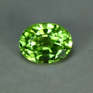 0.67 Cts_Great Loose Gemstone_100 % Natural Unheated Green Peridot_Pakistan - Picture 1 of 3