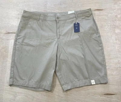 St Johns Bay Shorts Womens 22W Beige Pockets Flat Front Bermuda NWT - Image 1 of 4