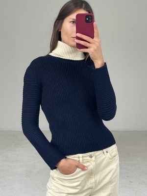 Acne Studios Suéter de Lana Cuello Tortuga en Azul Marino Oscuro con Cuello Crudo - Talla S Foto 1 de 4