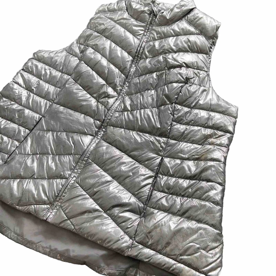 Livi Active Women's Silver Metallic Quilted Puffer Vest Lane Bryant Size 22/24 * - Image 1 of 4