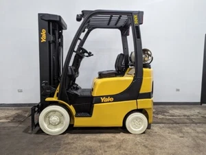 2015 YALE GLC050VX 3 STAGE 5000LB CUSHION LPG FORKLIFT STK 13194 - Picture 1 of 11