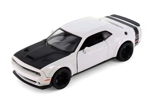 2018 DODGE CHALLENGER SRT HELLCAT WIDEBODY WHITE 1/24 DIECAST SHOWCASTS 71350D - Picture 1 of 6