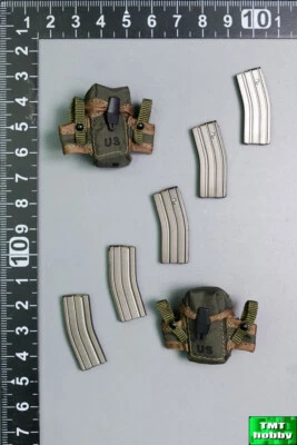 1:6 Scale DAM 78080 US Marine Gunnery Sergeant Crews - LC2 Mag Pouches w/ Mag x5 - Image 1 of 2