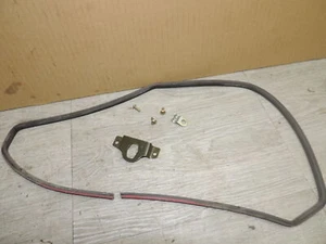 Honda Aero NB50M 1985 1986 1987 junta de tapa de maletero, base de cierre y base de cable con Scr - Imagen 1 de 3